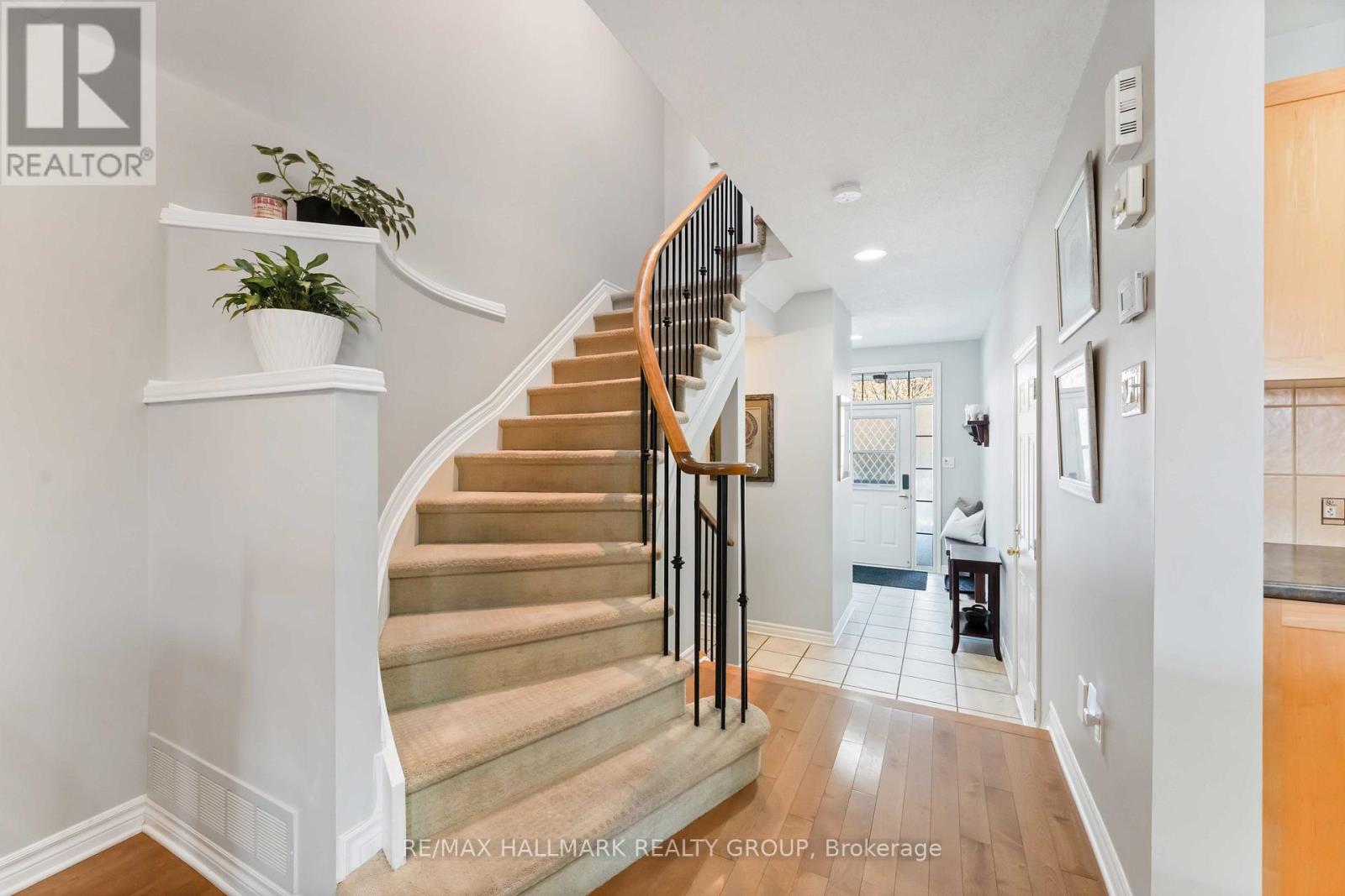 135 Tandalee Crescent, Ottawa, Ontario  K2M 0A1 - Photo 5 - X12601924