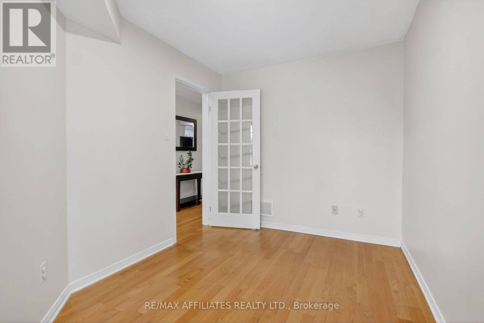 137 Lilibet Crescent, Ottawa, Ontario  K1V 2A1 - Photo 10 - X12601956