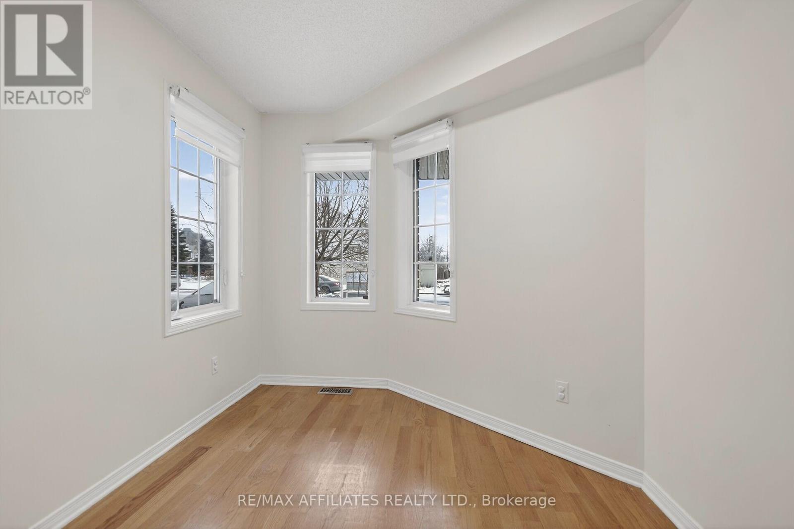 137 Lilibet Crescent, Ottawa, Ontario  K1V 2A1 - Photo 12 - X12601956