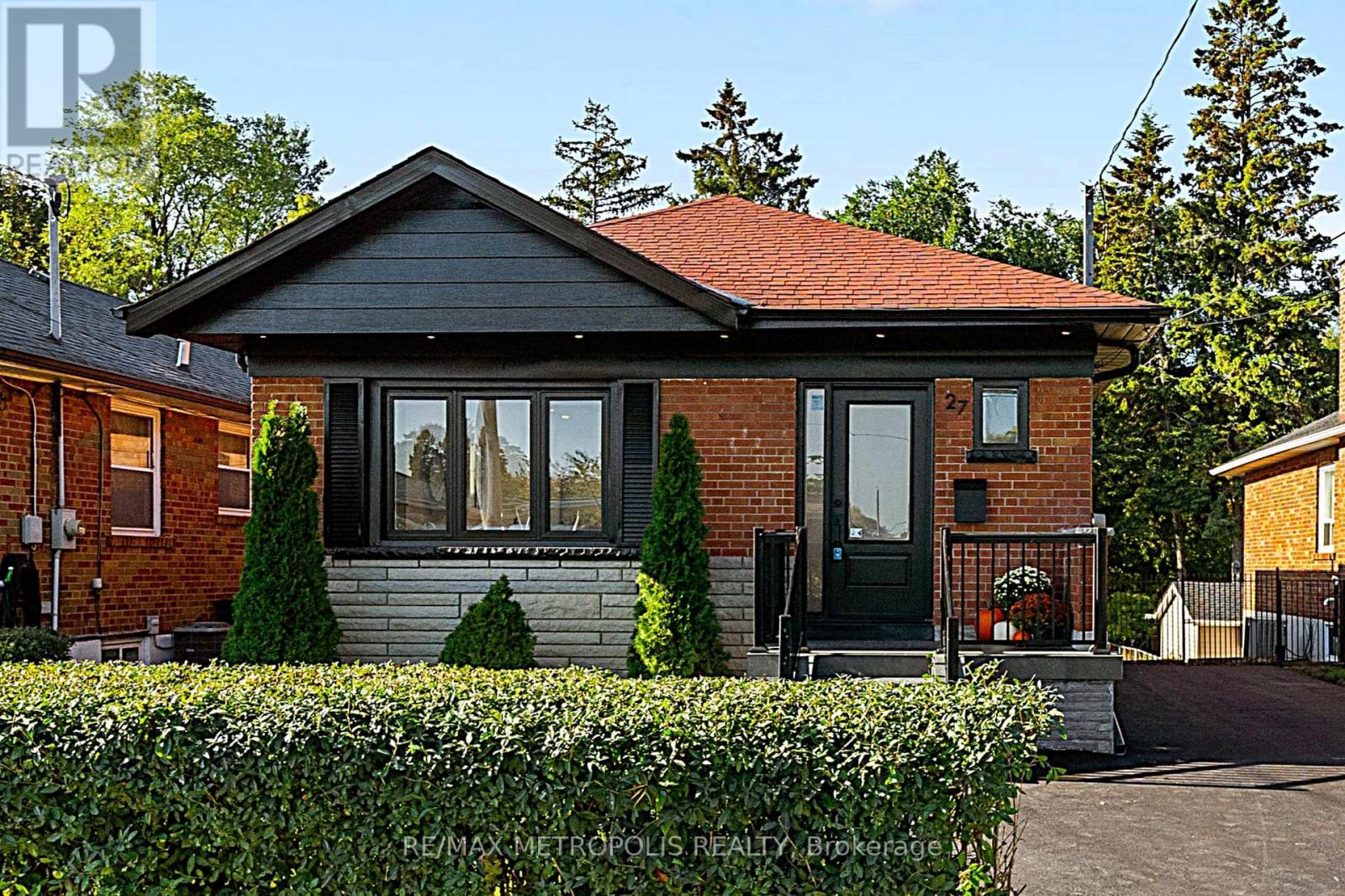 27 Gully Drive, Toronto, Ontario  M1K 4W3 - Photo 2 - E12601426