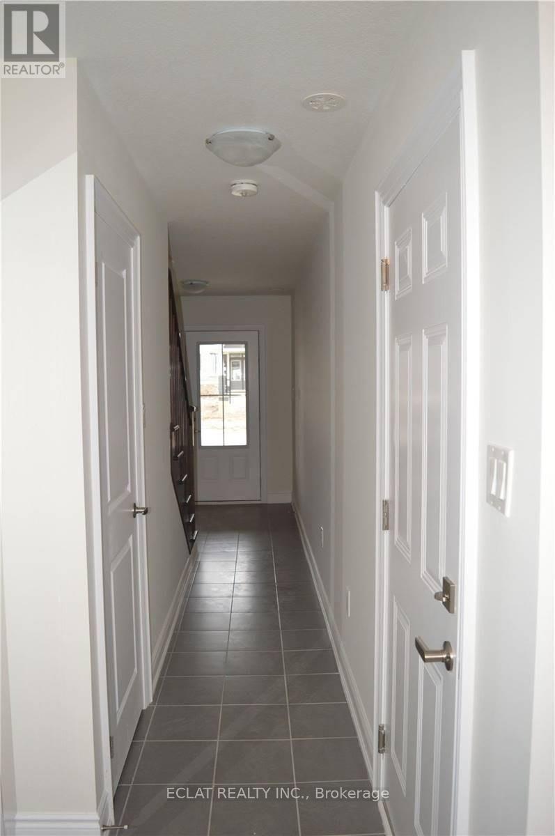 47 Holder Drive, Brantford, Ontario  N3T 0W8 - Photo 3 - X12597166