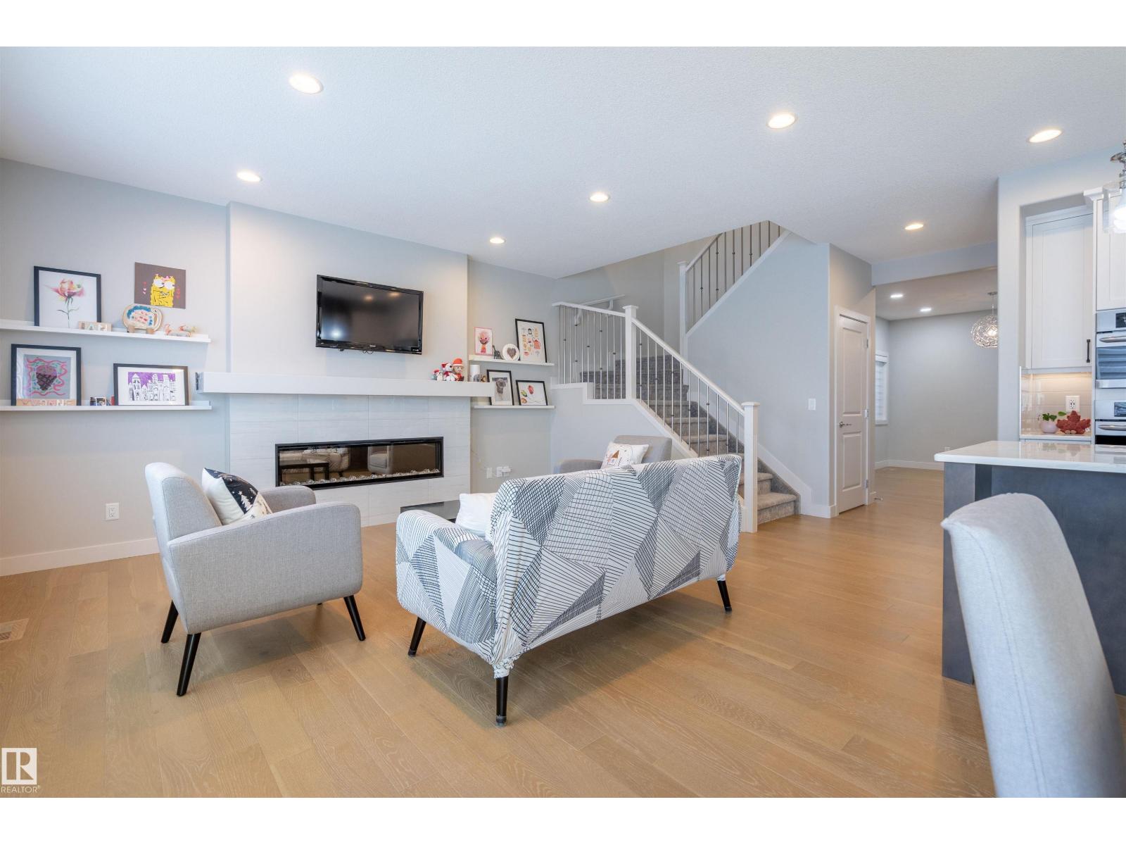 6621 Knox Pl Sw, Edmonton, Alberta  T6W 4R1 - Photo 2 - E4467414