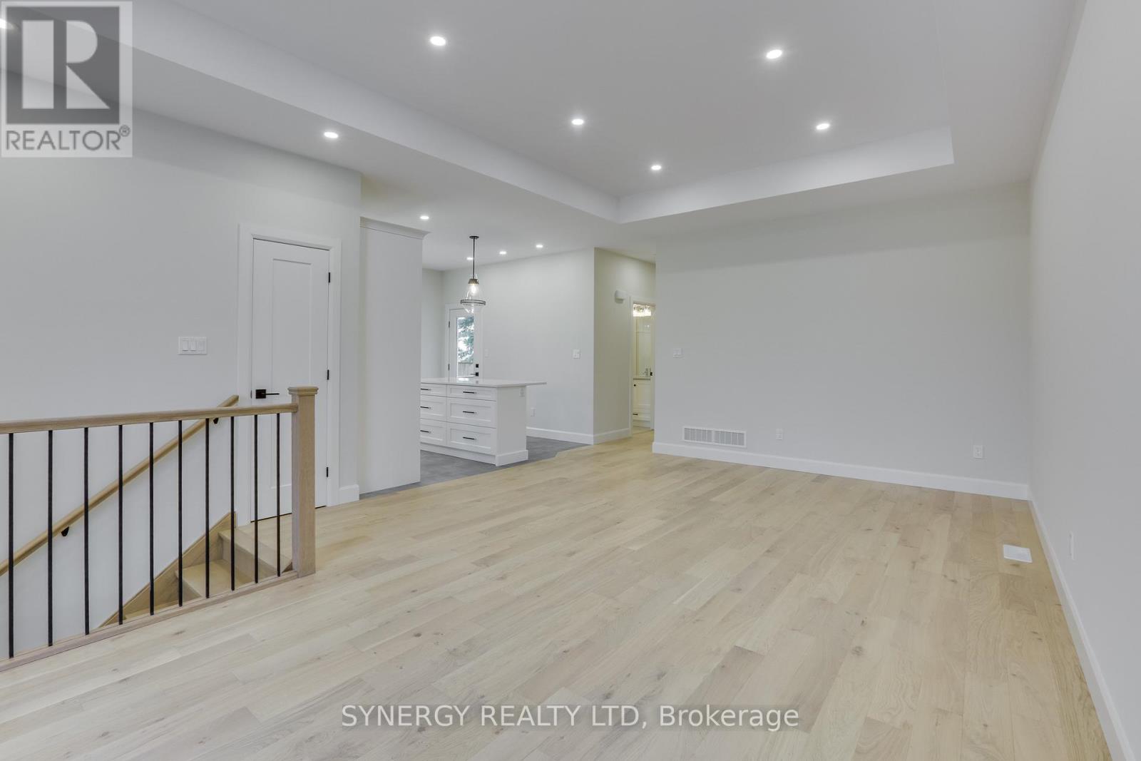 7 Haddon Lane, Strathroy-Caradoc, Ontario  N7G 0B9 - Photo 5 - X12601948