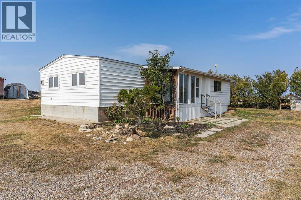 7502 Old Transcanada Highway, Rural Cypress County, Alberta  T0J 2P0 - Photo 2 - A2257536