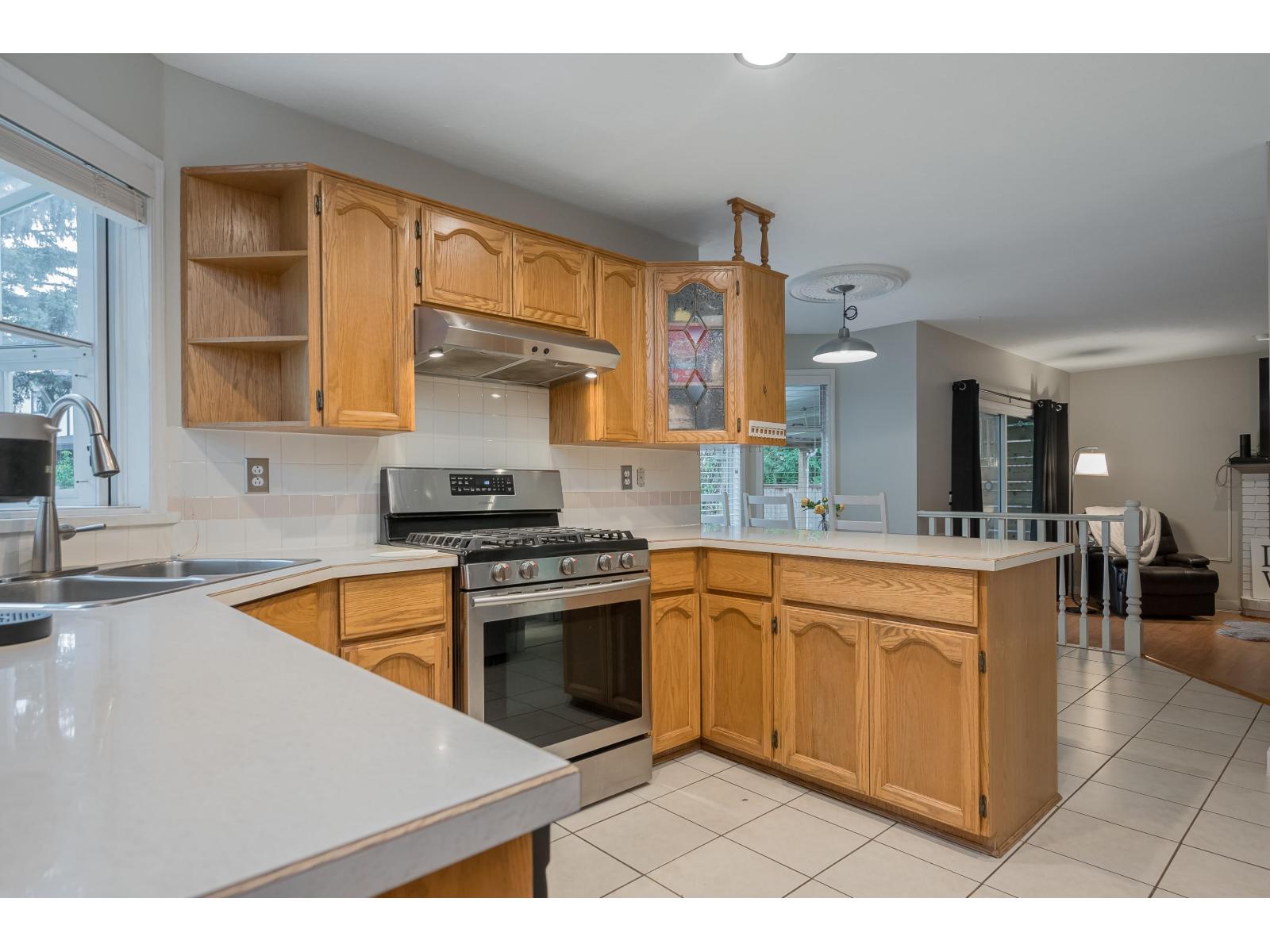 18586 62 Avenue, Surrey, British Columbia V3S 7R1 - Photo 10 - R3072004