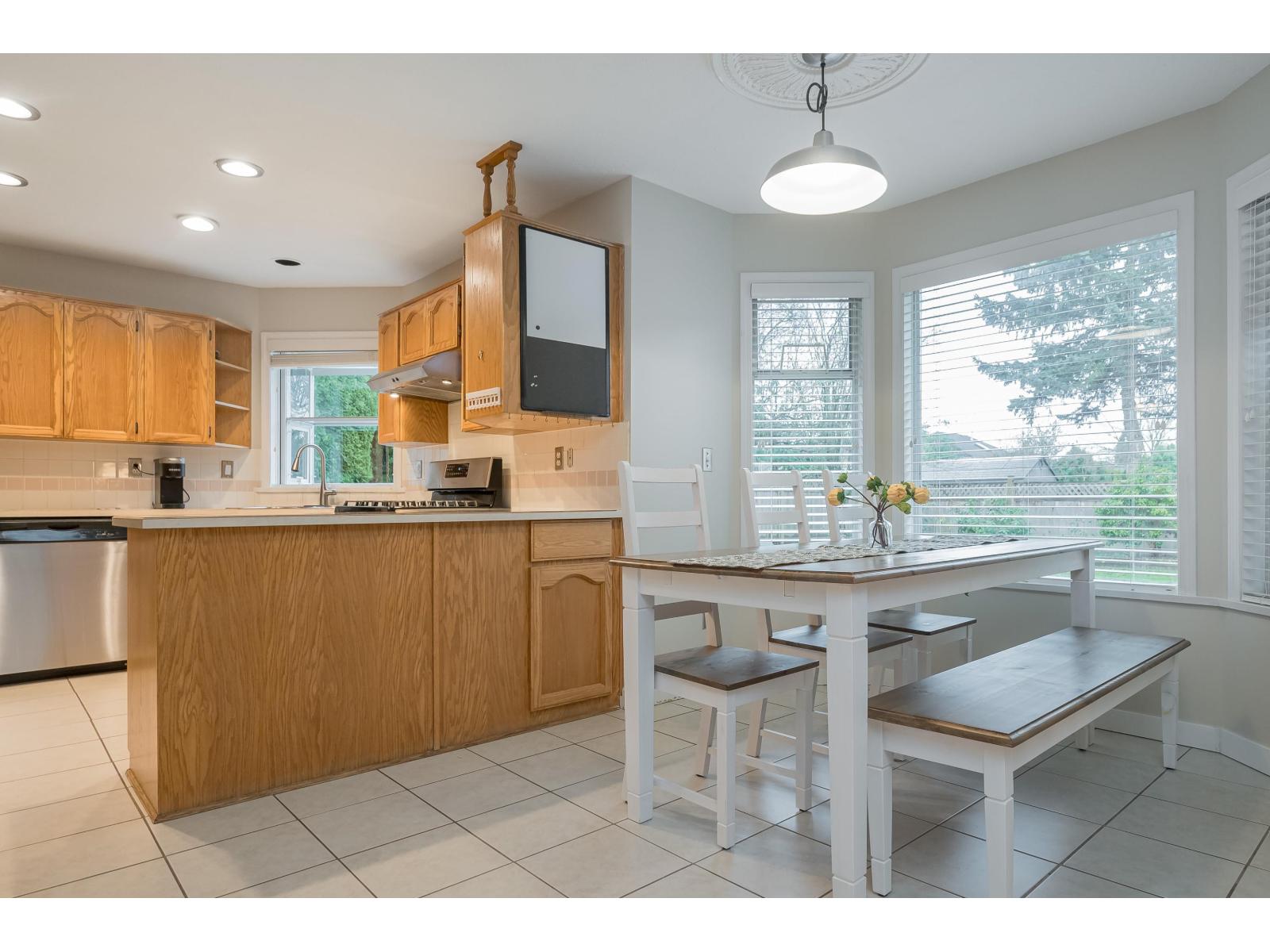 18586 62 Avenue, Surrey, British Columbia V3S 7R1 - Photo 15 - R3072004