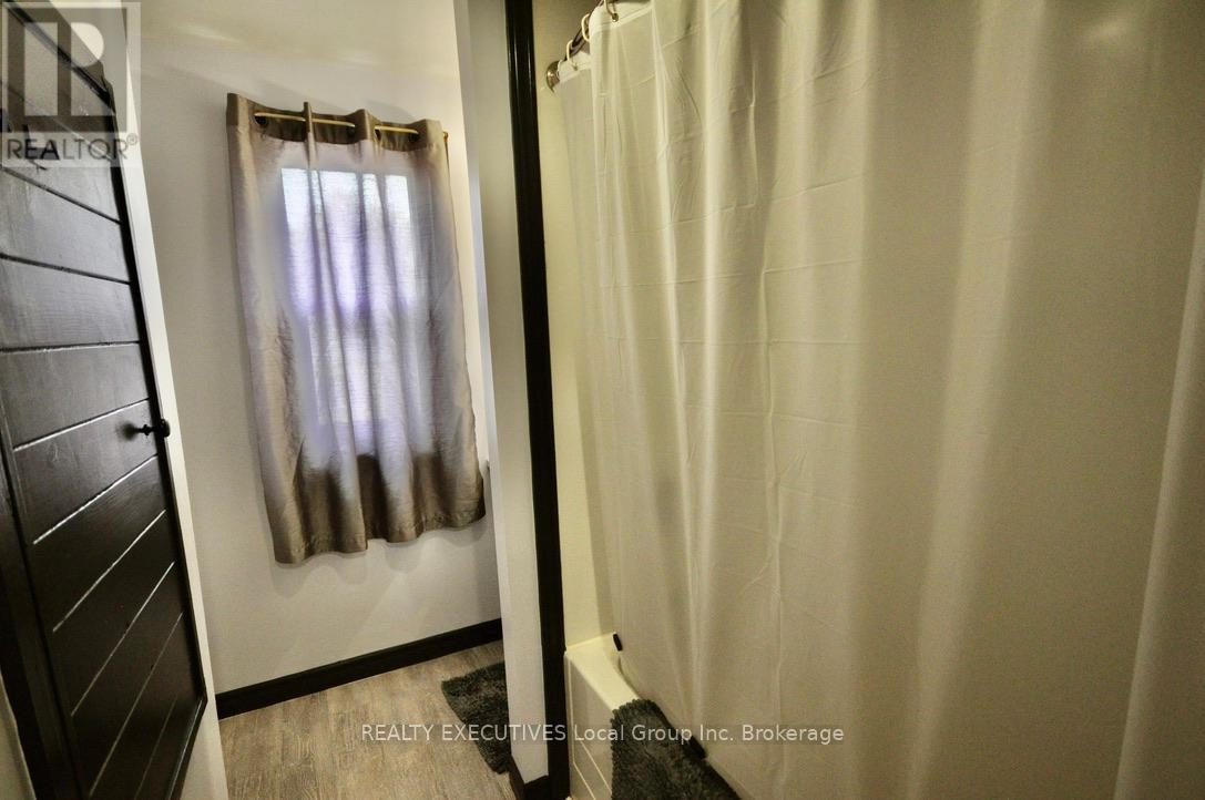 589 Douglas Street, North Bay, Ontario  P1B 5N7 - Photo 18 - X12600600