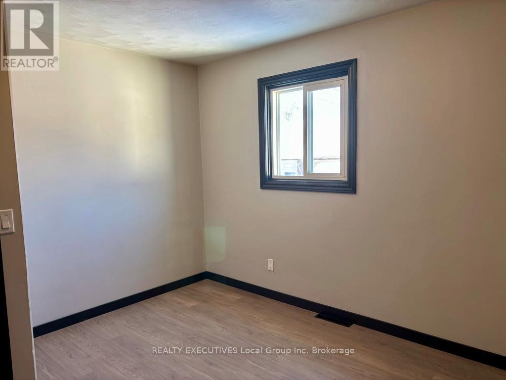 589 Douglas Street, North Bay, Ontario  P1B 5N7 - Photo 10 - X12600600