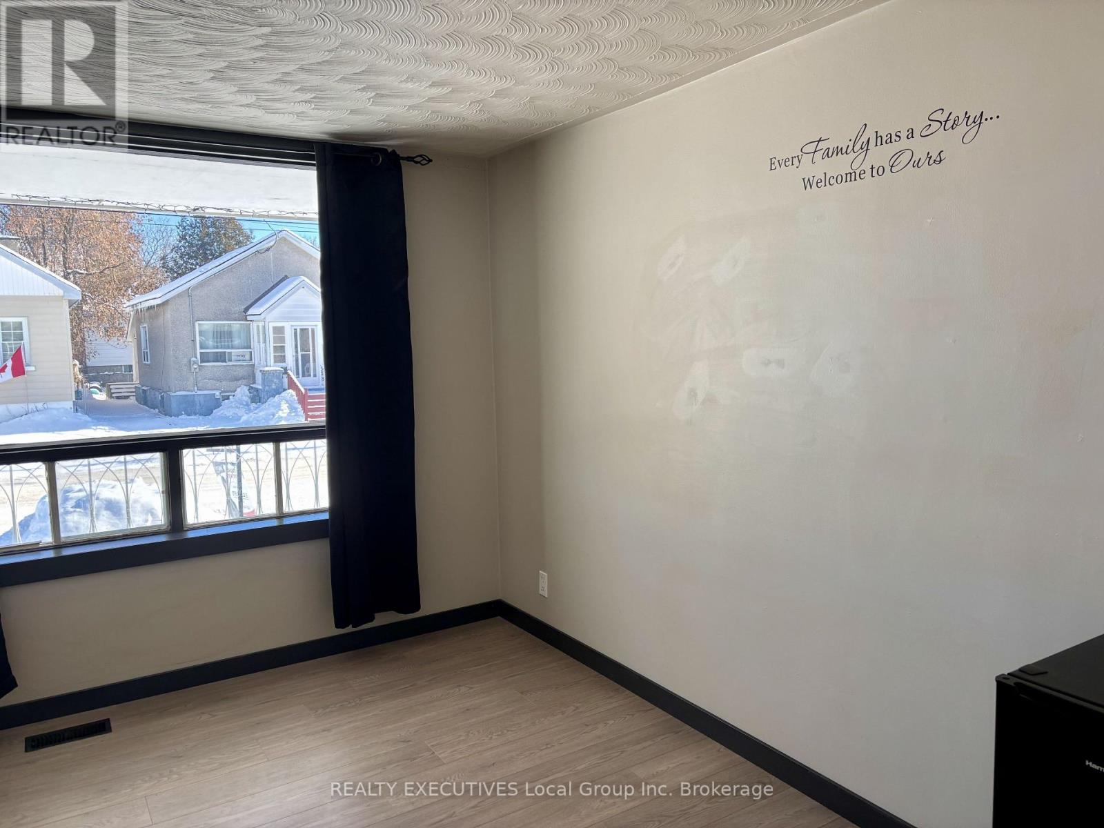 589 Douglas Street, North Bay, Ontario  P1B 5N7 - Photo 6 - X12600600