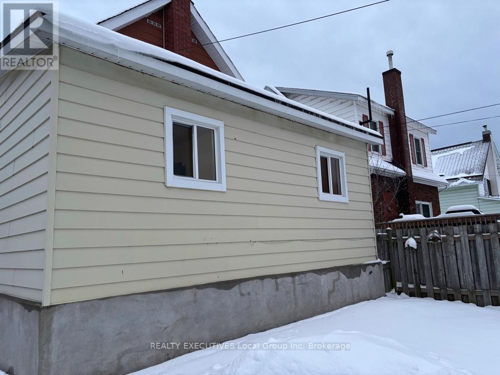 589 Douglas Street, North Bay, Ontario  P1B 5N7 - Photo 26 - X12600600