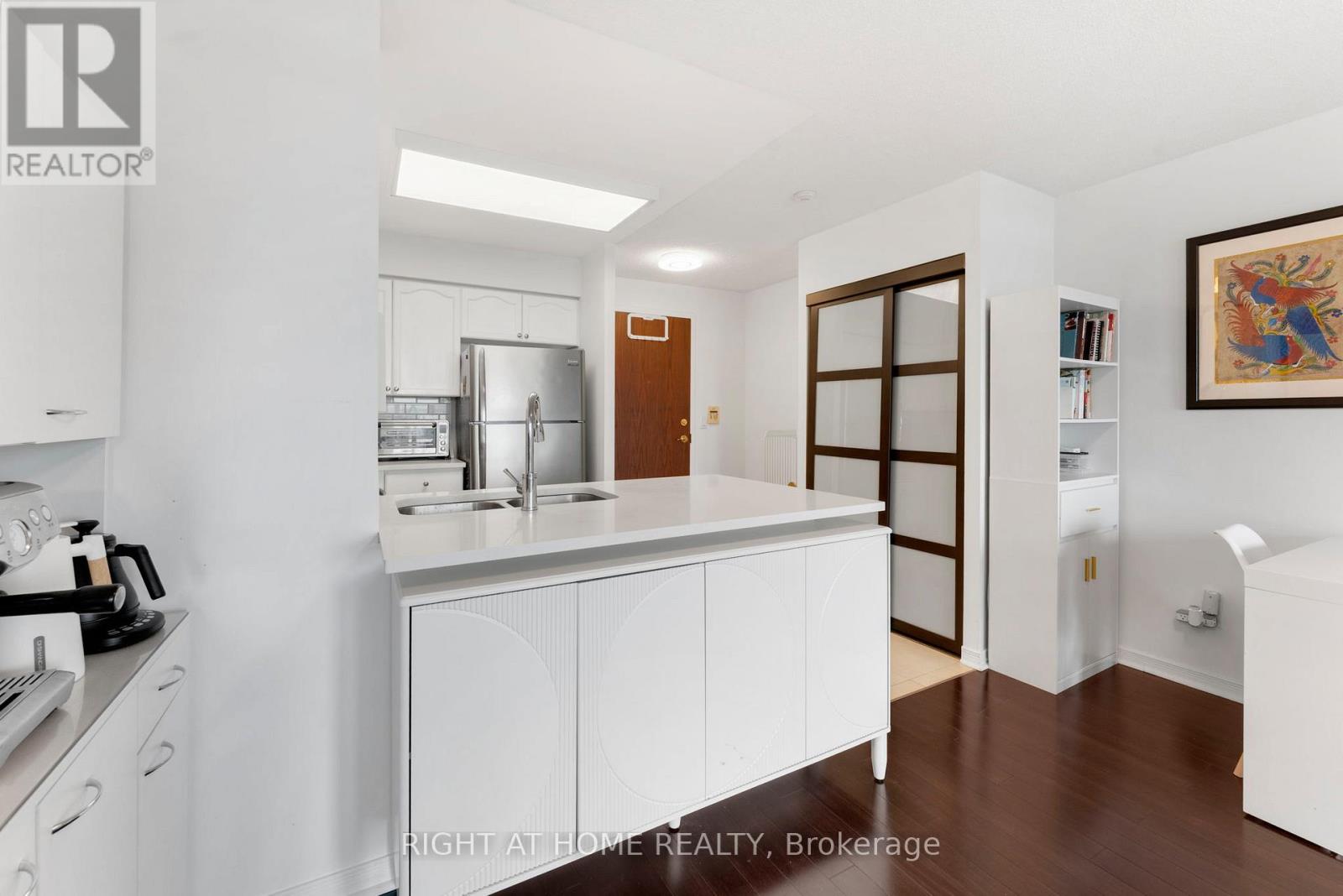 1611 - 2545 Erin Centre Boulevard, Mississauga, Ontario  L5M 6Z9 - Photo 12 - W12362852