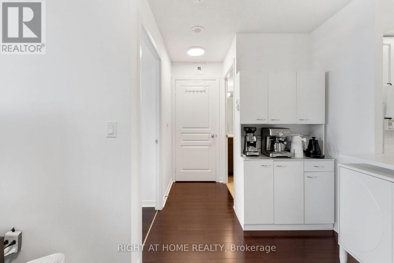 1611 - 2545 Erin Centre Boulevard, Mississauga, Ontario  L5M 6Z9 - Photo 34 - W12362852