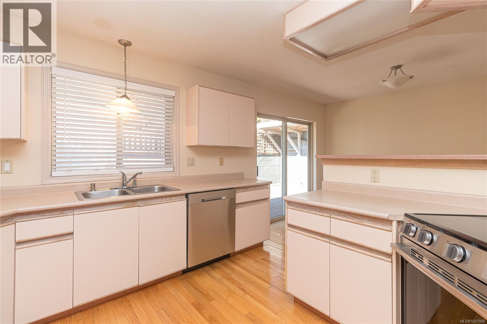 991 Seapearl Pl, Saanich, British Columbia  V8Y 2X4 - Photo 15 - 1021588