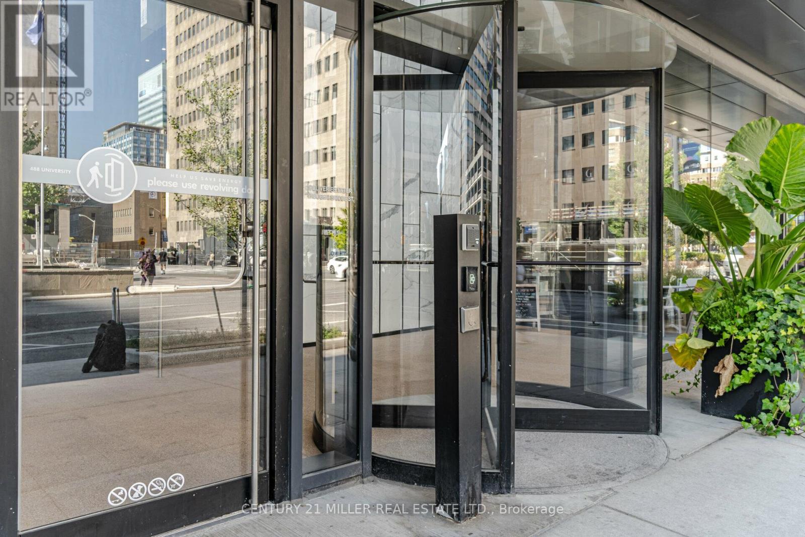 4016 - 488 University Avenue, Toronto, Ontario  M5G 0C1 - Photo 2 - C12601836