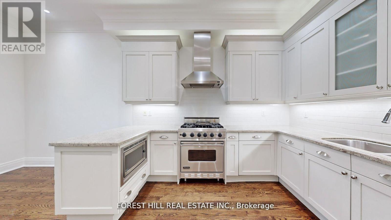 99 Lonsdale Road, Toronto, Ontario M4V 1W4 - Photo 6 - C12601960