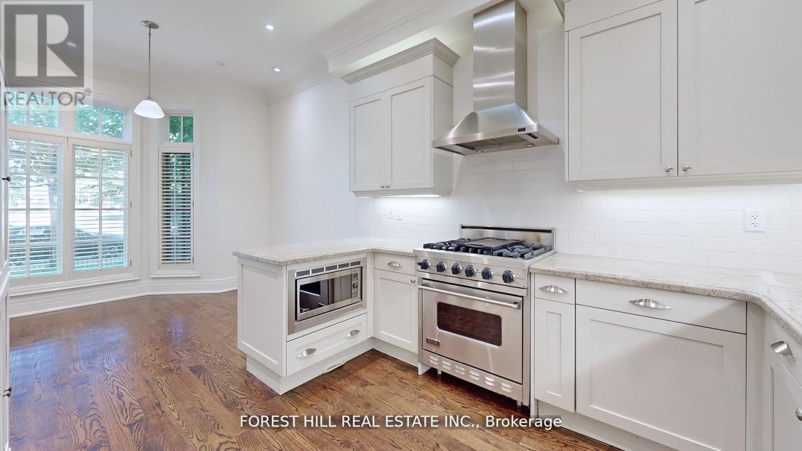 99 Lonsdale Road, Toronto, Ontario M4V 1W4 - Photo 7 - C12601960