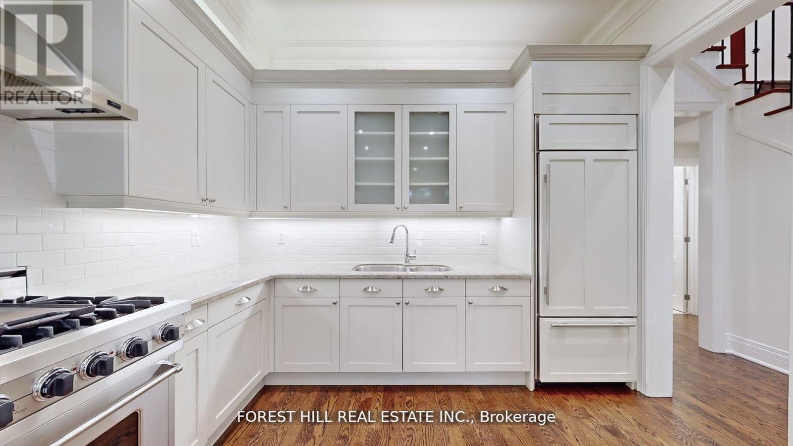 99 Lonsdale Road, Toronto, Ontario M4V 1W4 - Photo 8 - C12601960