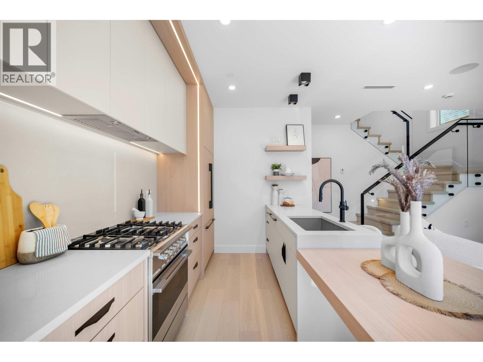 1 5033 Prince Albert Street, Vancouver, British Columbia  V5W 3C5 - Photo 4 - R3072167