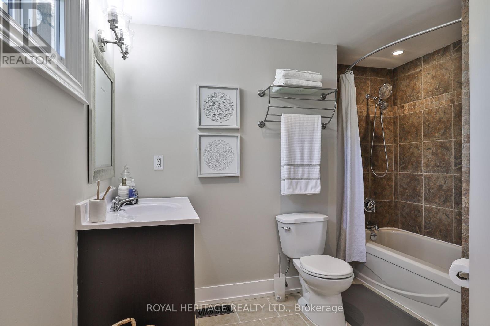 532 Powell Road, Whitby, Ontario L1N 6Y7 - Photo 39 - E12598558