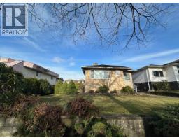 <div class="price">$1,999,000</div> 1641 E 37th Avenue, Vancouver<br><div style="margin-bottom:8px;"><small>RE/MAX Select Properties</small></div><div class='bed_bath'>2 Bed | 1 Bath</div>