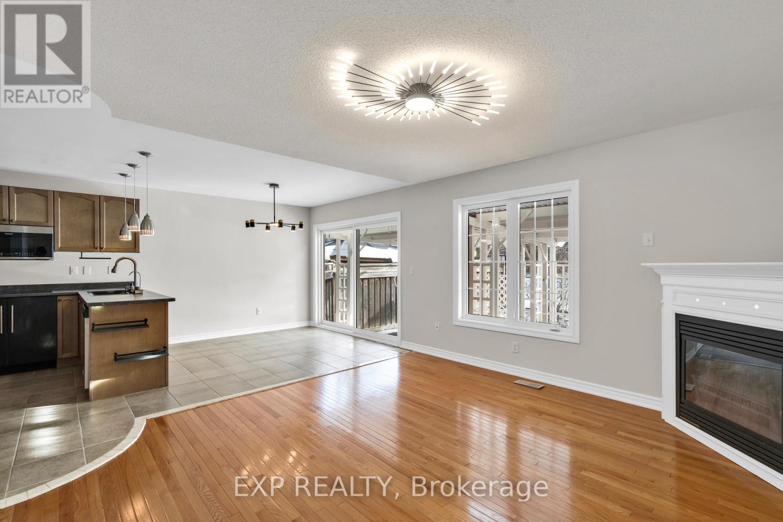 7 Wallwark Street, Aurora, Ontario  L4G 0J2 - Photo 13 - N12598906