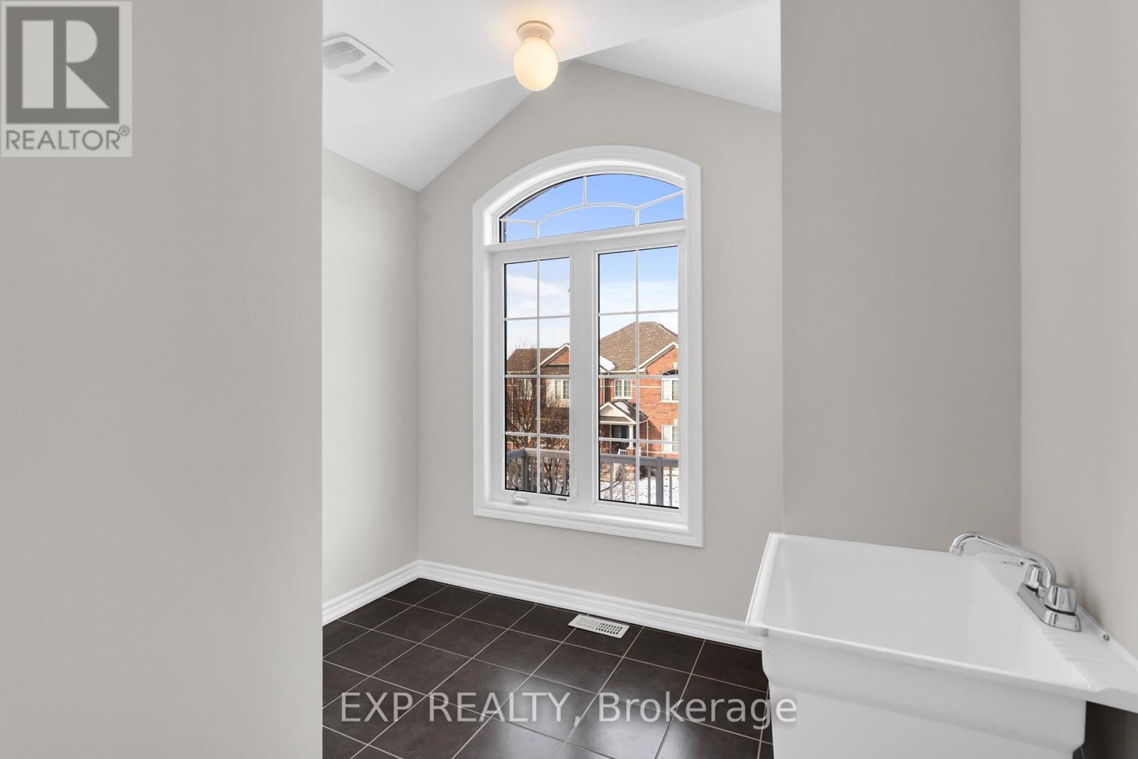 7 Wallwark Street, Aurora, Ontario  L4G 0J2 - Photo 22 - N12598906