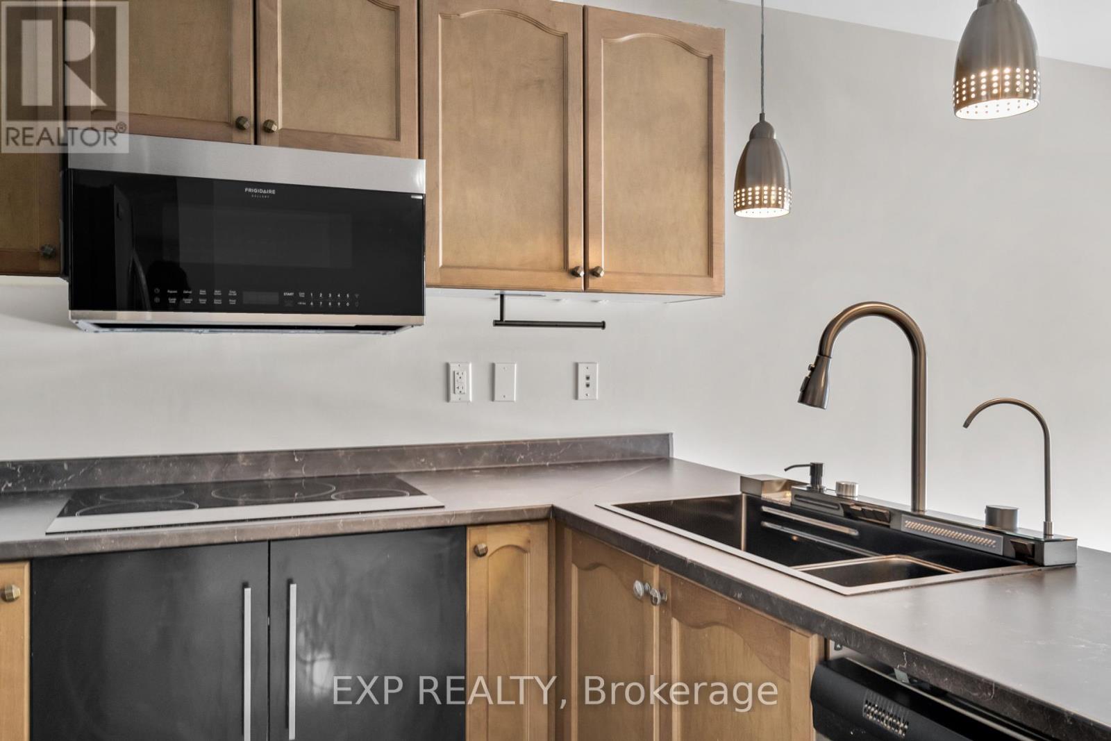 7 Wallwark Street, Aurora, Ontario  L4G 0J2 - Photo 18 - N12598906