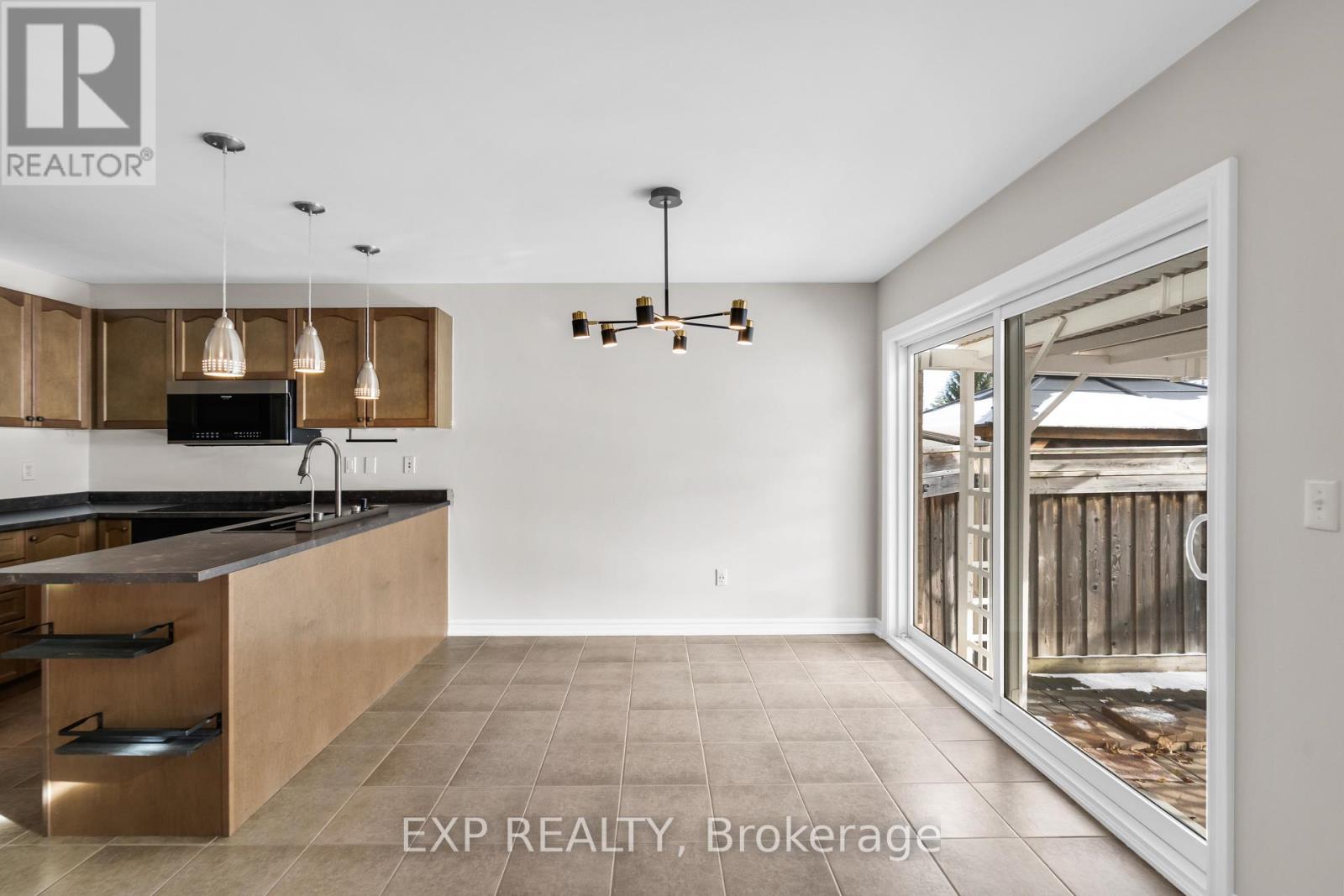 7 Wallwark Street, Aurora, Ontario  L4G 0J2 - Photo 14 - N12598906