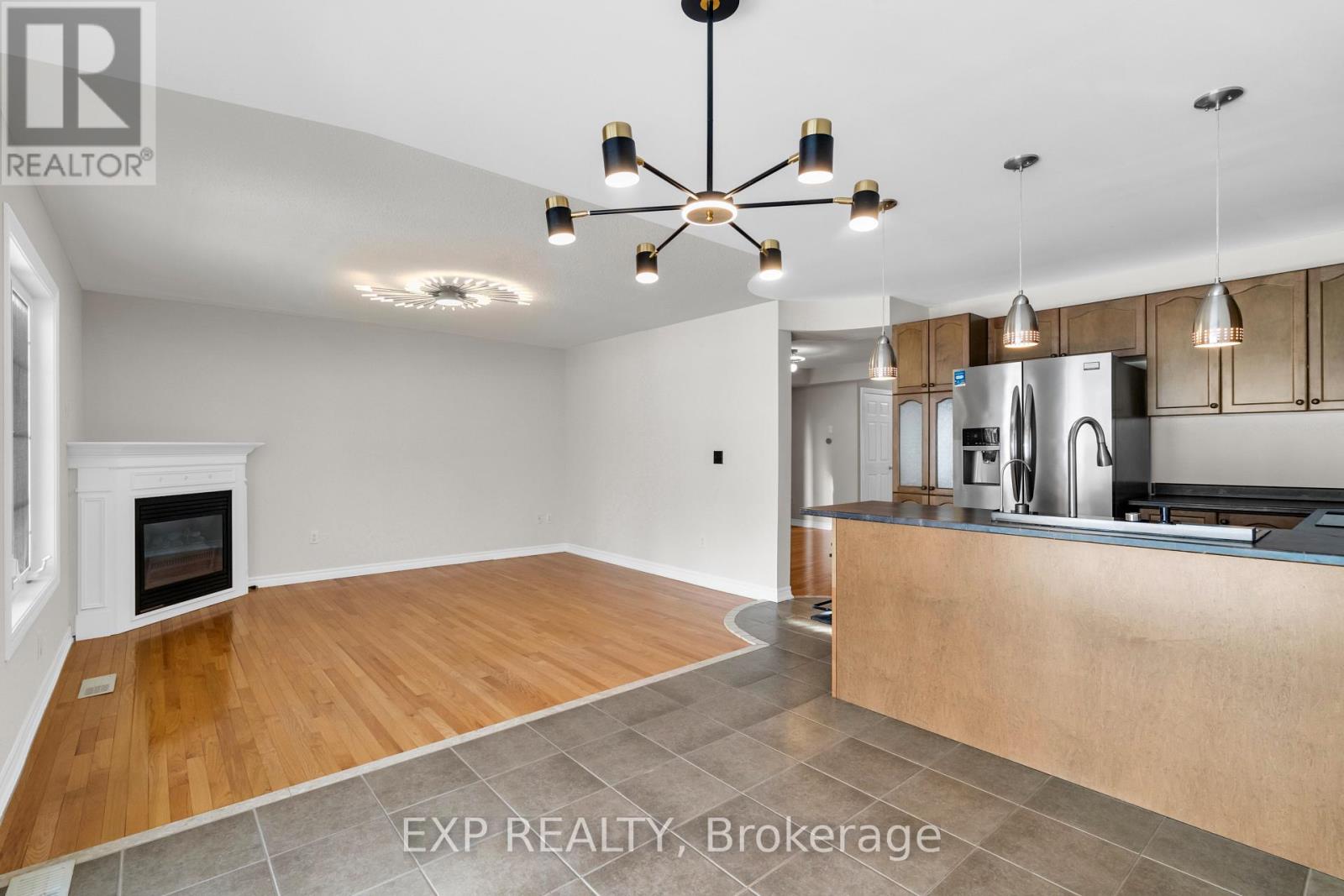 7 Wallwark Street, Aurora, Ontario  L4G 0J2 - Photo 10 - N12598906