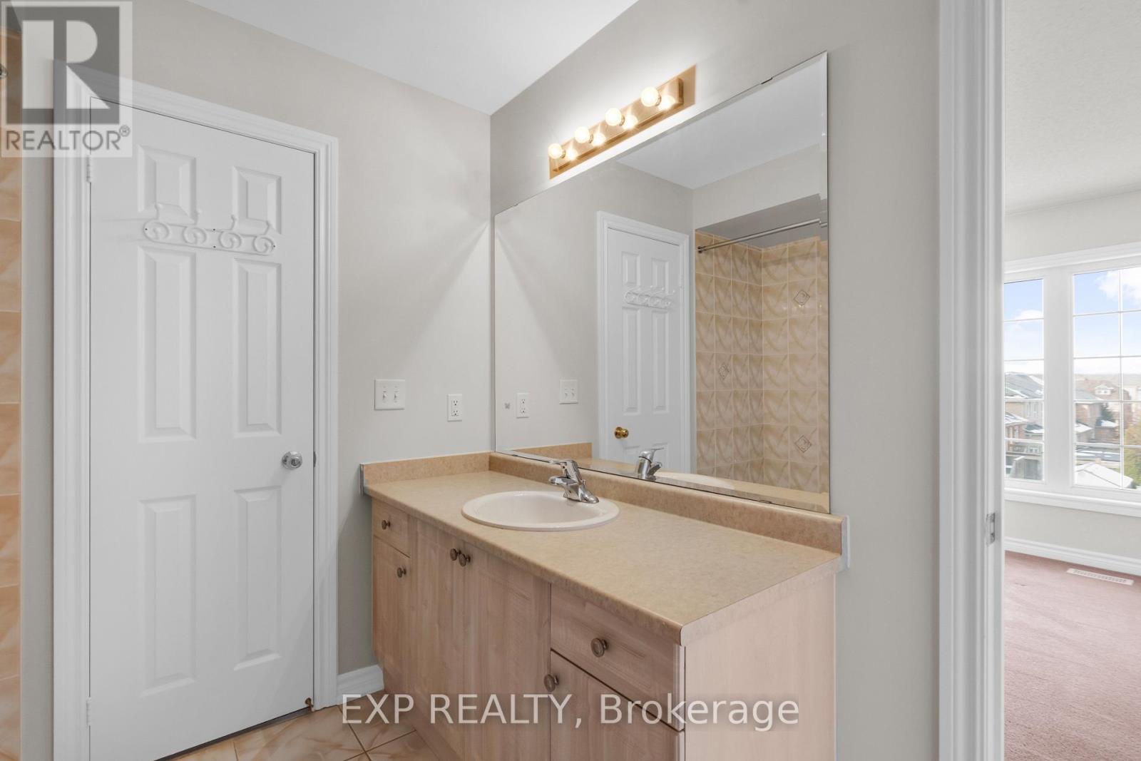 7 Wallwark Street, Aurora, Ontario  L4G 0J2 - Photo 28 - N12598906