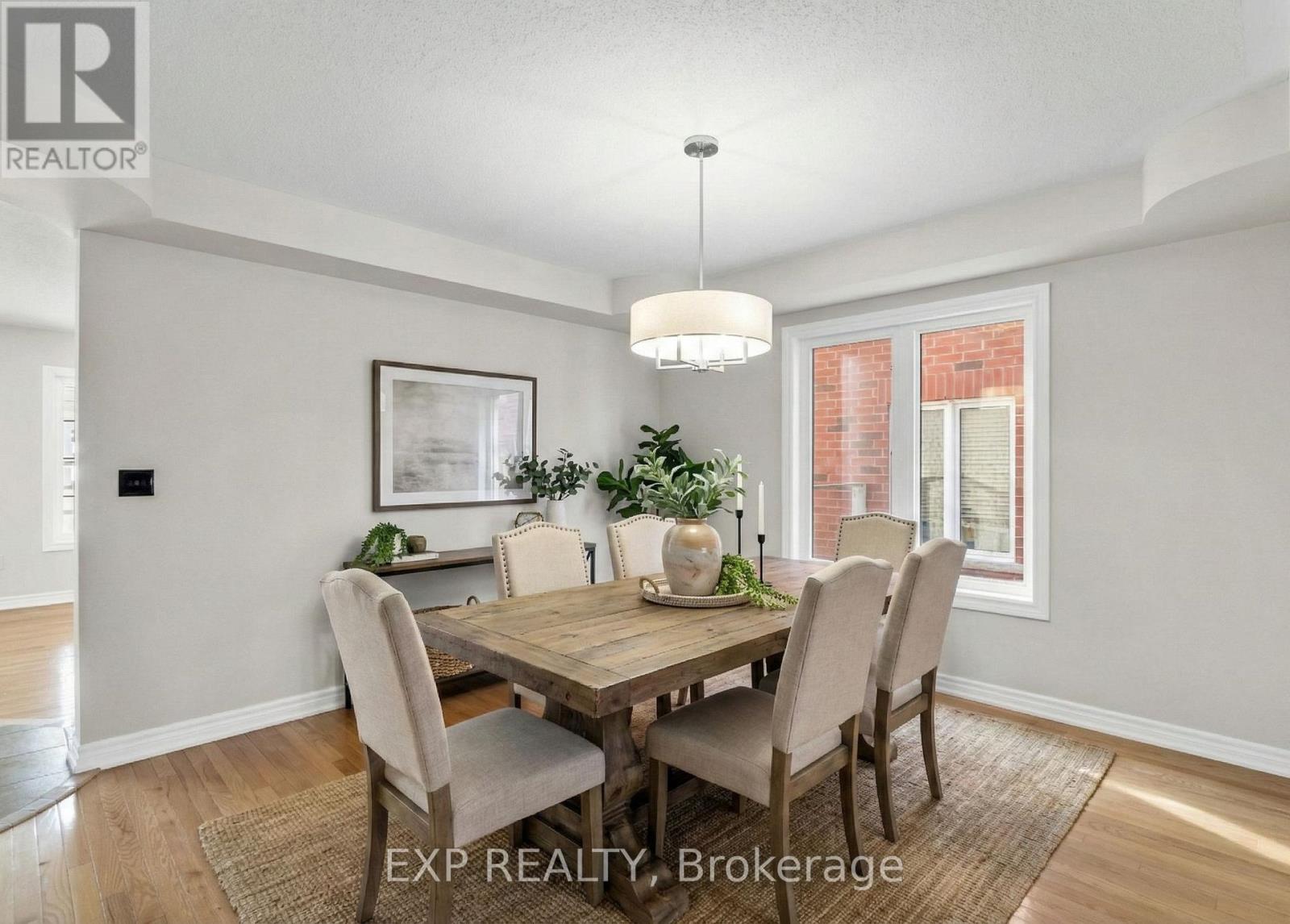 7 Wallwark Street, Aurora, Ontario  L4G 0J2 - Photo 4 - N12598906