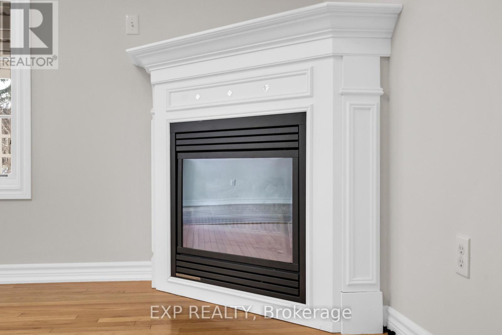 7 Wallwark Street, Aurora, Ontario  L4G 0J2 - Photo 9 - N12598906