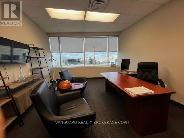 201 - 385 Connie Crescent, Vaughan, Ontario L4K 5R2 - Photo 10 - N12601792