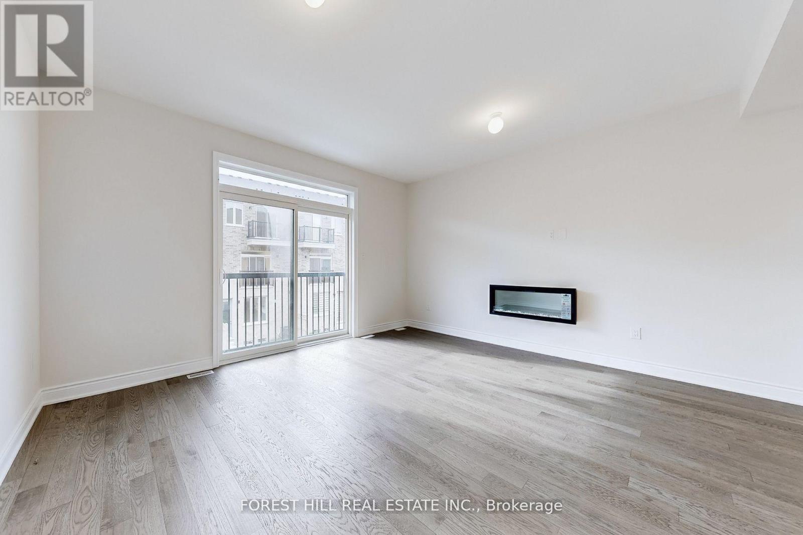 220 Tennant Circle, Vaughan, Ontario L4H 5L5 - Photo 4 - N12601828