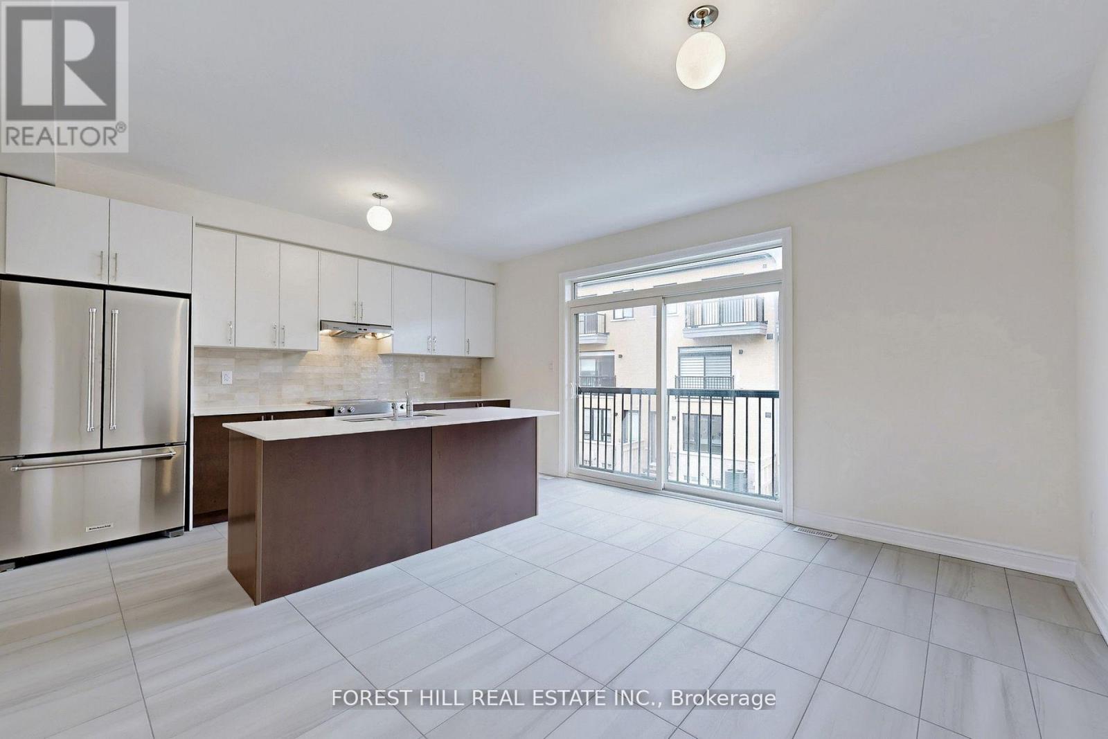 40 Tennant Circle, Vaughan, Ontario L4H 5L5 - Photo 11 - N12601886