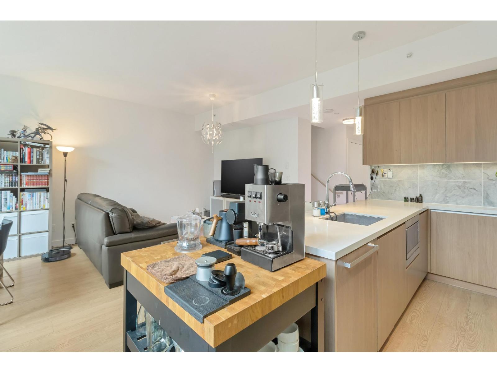 Th3 13720 100 Avenue, Surrey, British Columbia  V3T 0L5 - Photo 5 - R3072220