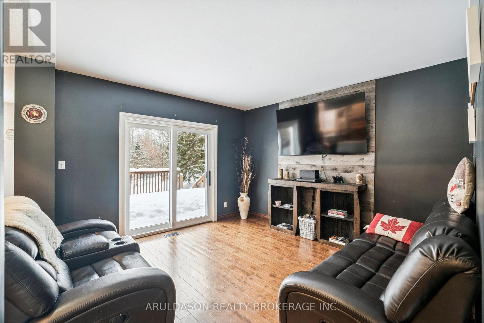 602 Scarlett Line, Springwater, Ontario  L4R 4K3 - Photo 12 - S12601856