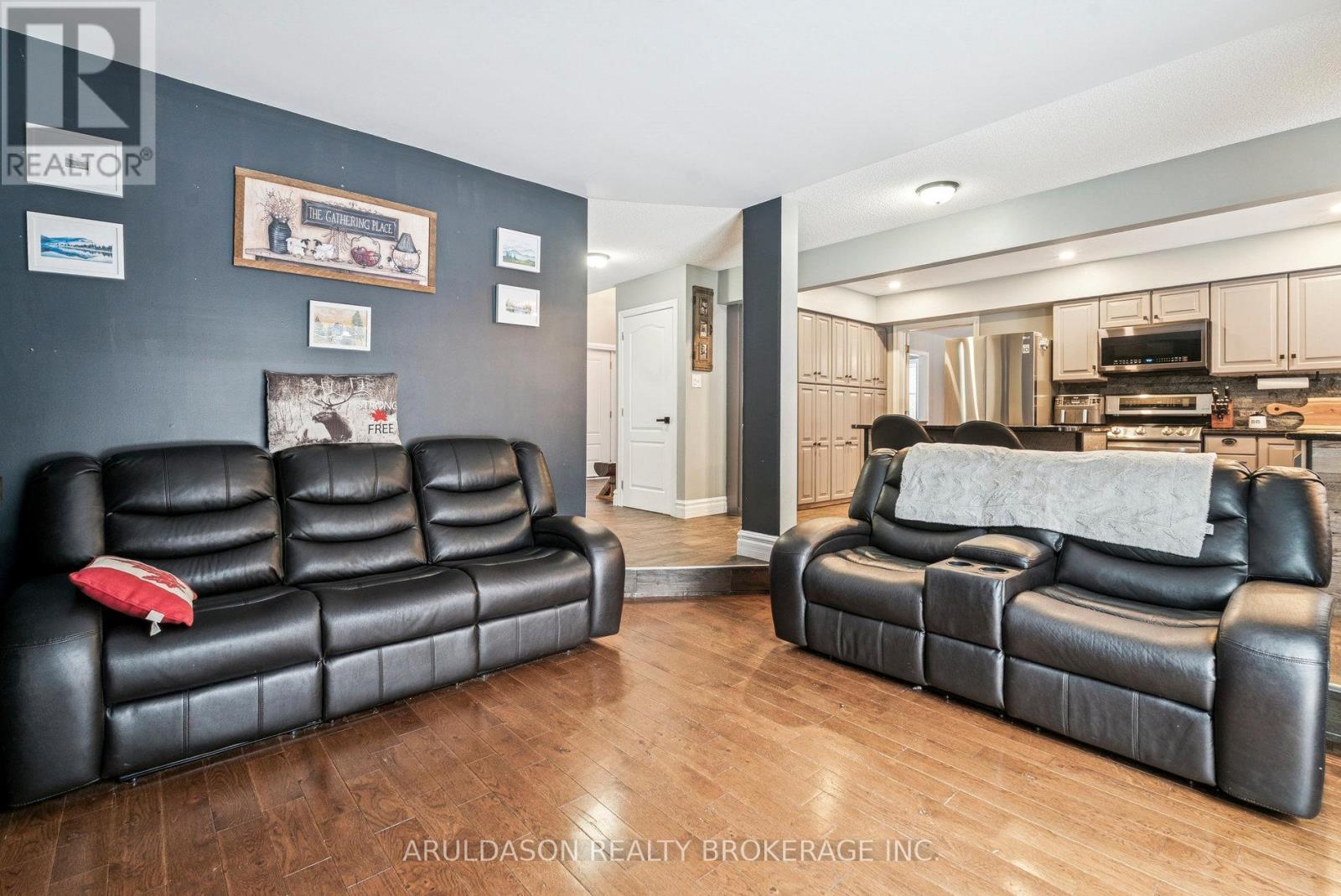 602 Scarlett Line, Springwater, Ontario  L4R 4K3 - Photo 13 - S12601856