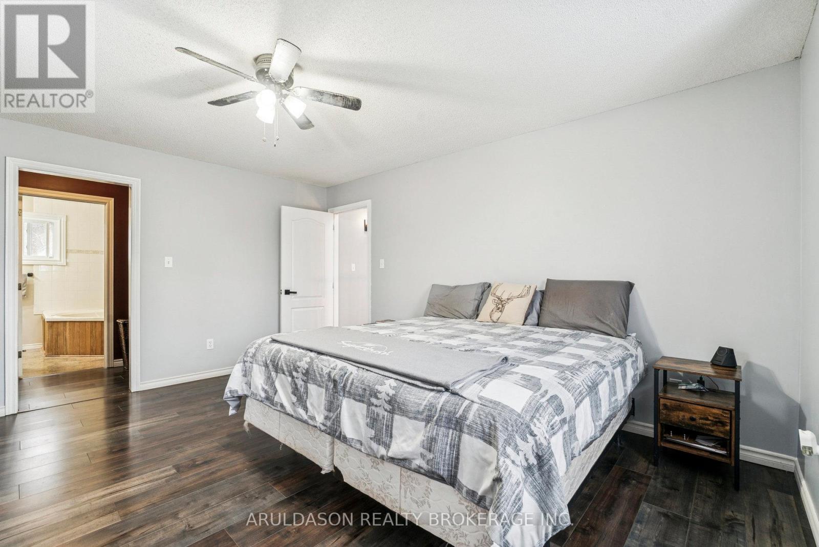 602 Scarlett Line, Springwater, Ontario  L4R 4K3 - Photo 18 - S12601856