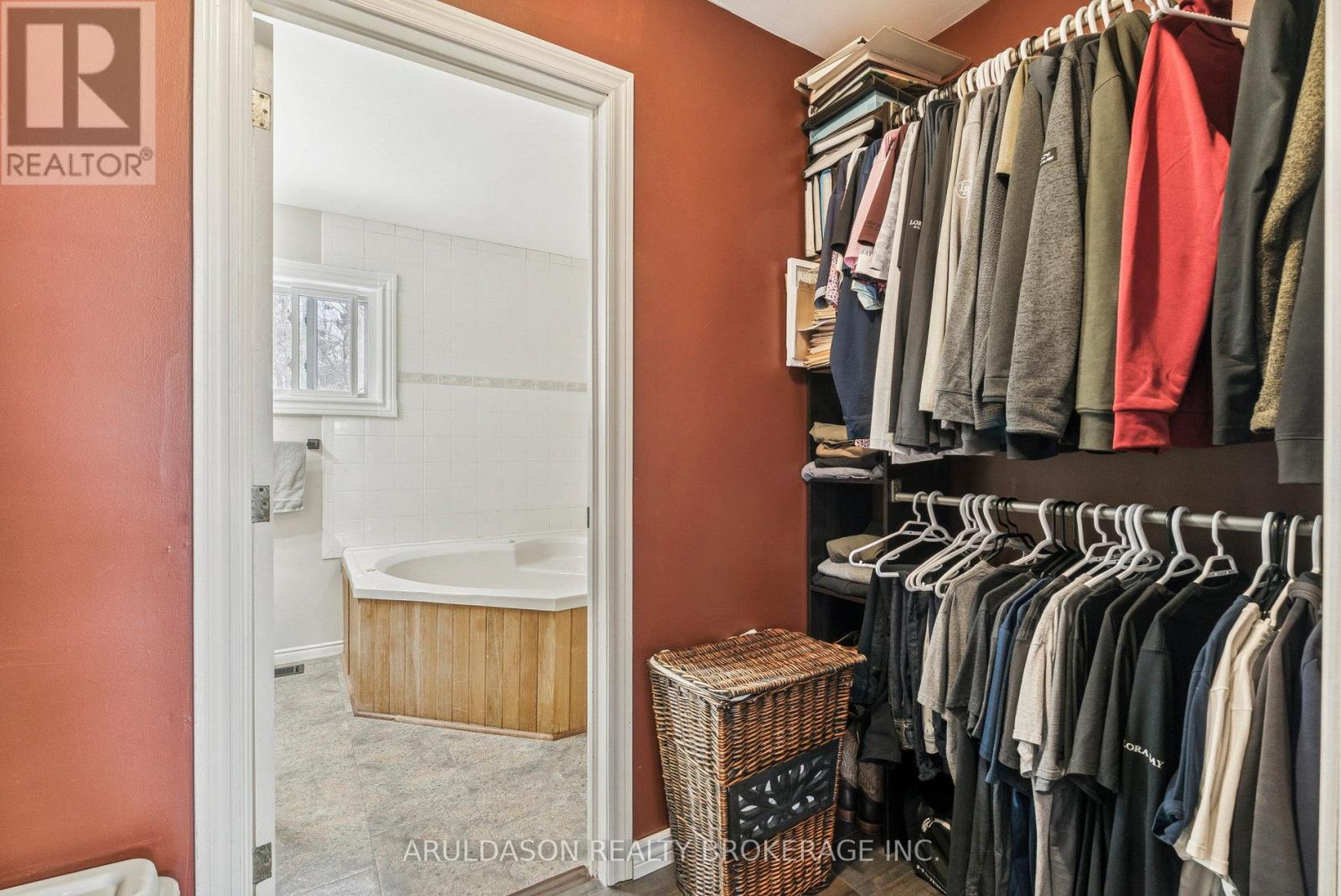 602 Scarlett Line, Springwater, Ontario  L4R 4K3 - Photo 19 - S12601856