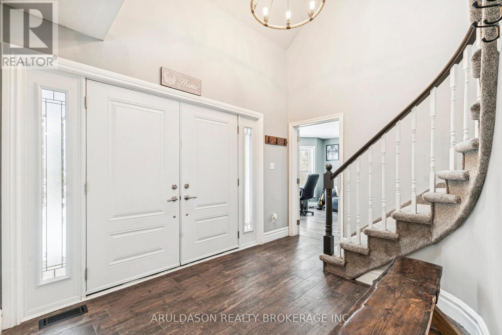 602 Scarlett Line, Springwater, Ontario  L4R 4K3 - Photo 2 - S12601856