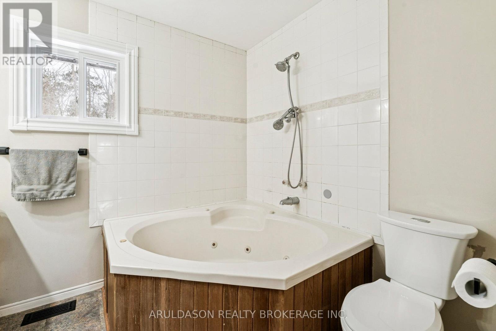 602 Scarlett Line, Springwater, Ontario  L4R 4K3 - Photo 21 - S12601856