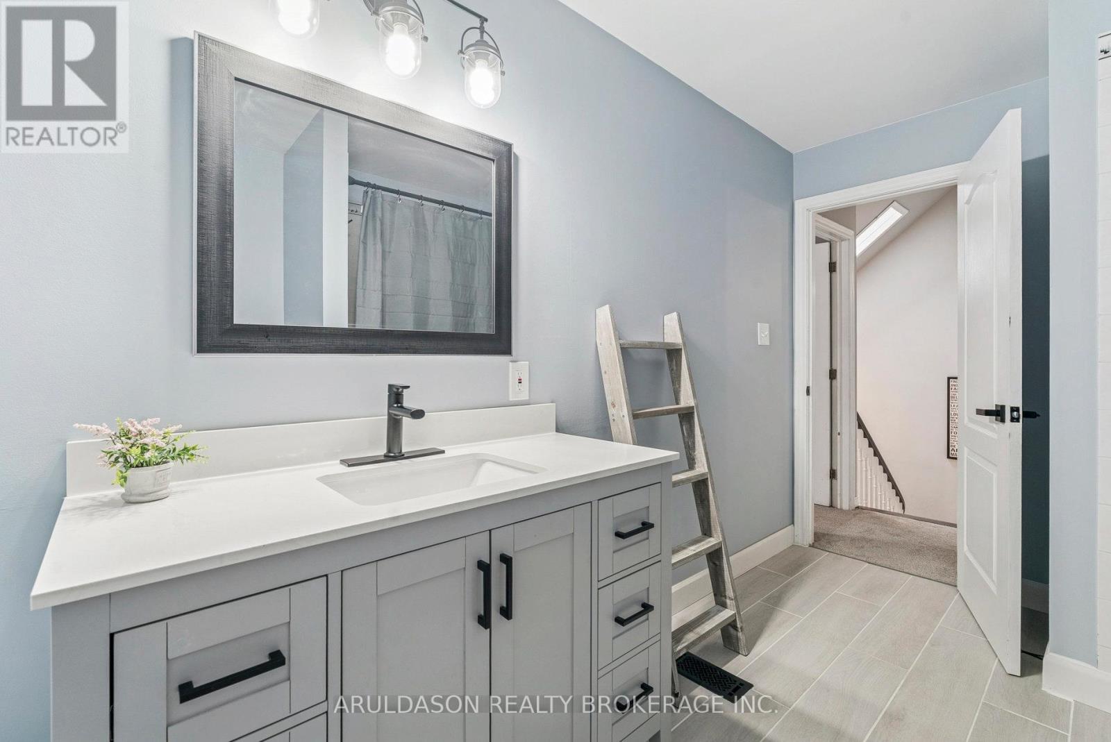 602 Scarlett Line, Springwater, Ontario  L4R 4K3 - Photo 30 - S12601856