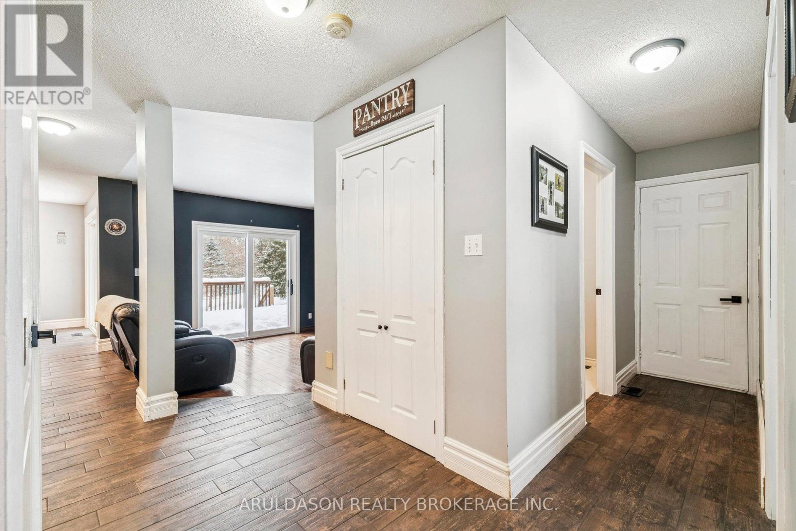 602 Scarlett Line, Springwater, Ontario  L4R 4K3 - Photo 32 - S12601856