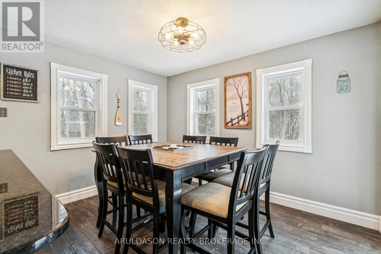 602 Scarlett Line, Springwater, Ontario  L4R 4K3 - Photo 9 - S12601856