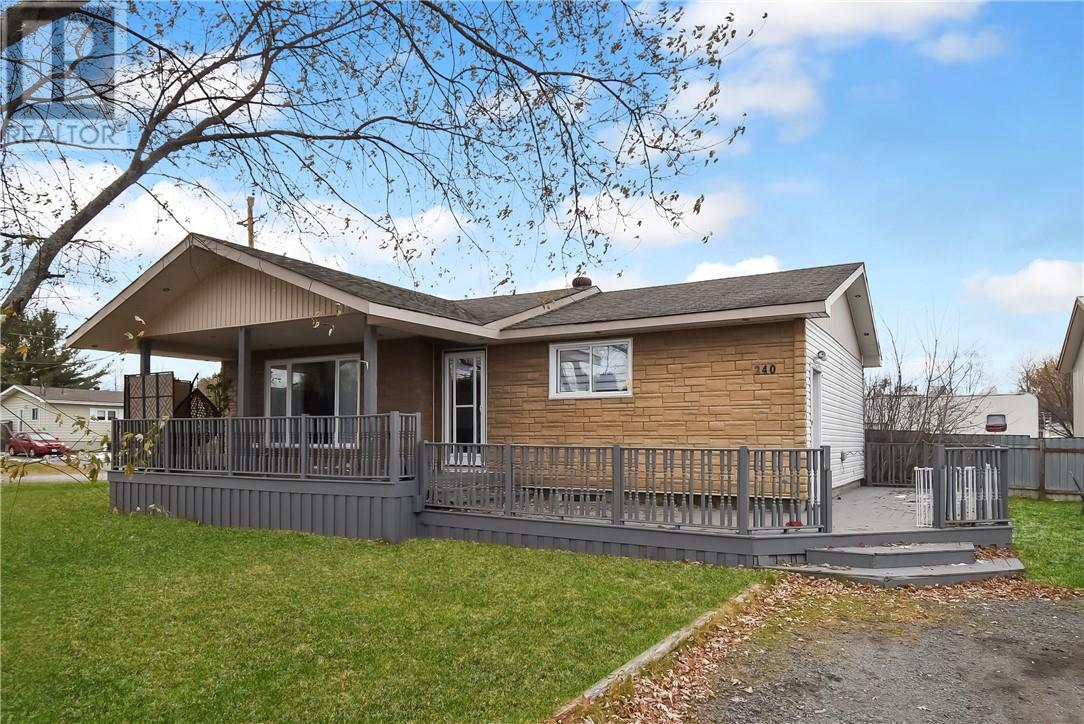 240 Leroux Street, Chelmsford, Ontario P0M 1L0 - Photo 1 - 2125643