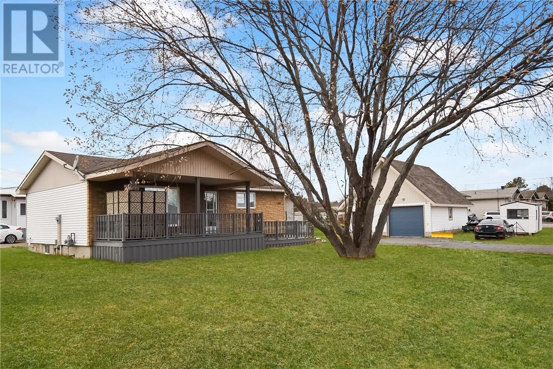 240 Leroux Street, Chelmsford, Ontario P0M 1L0 - Photo 2 - 2125643