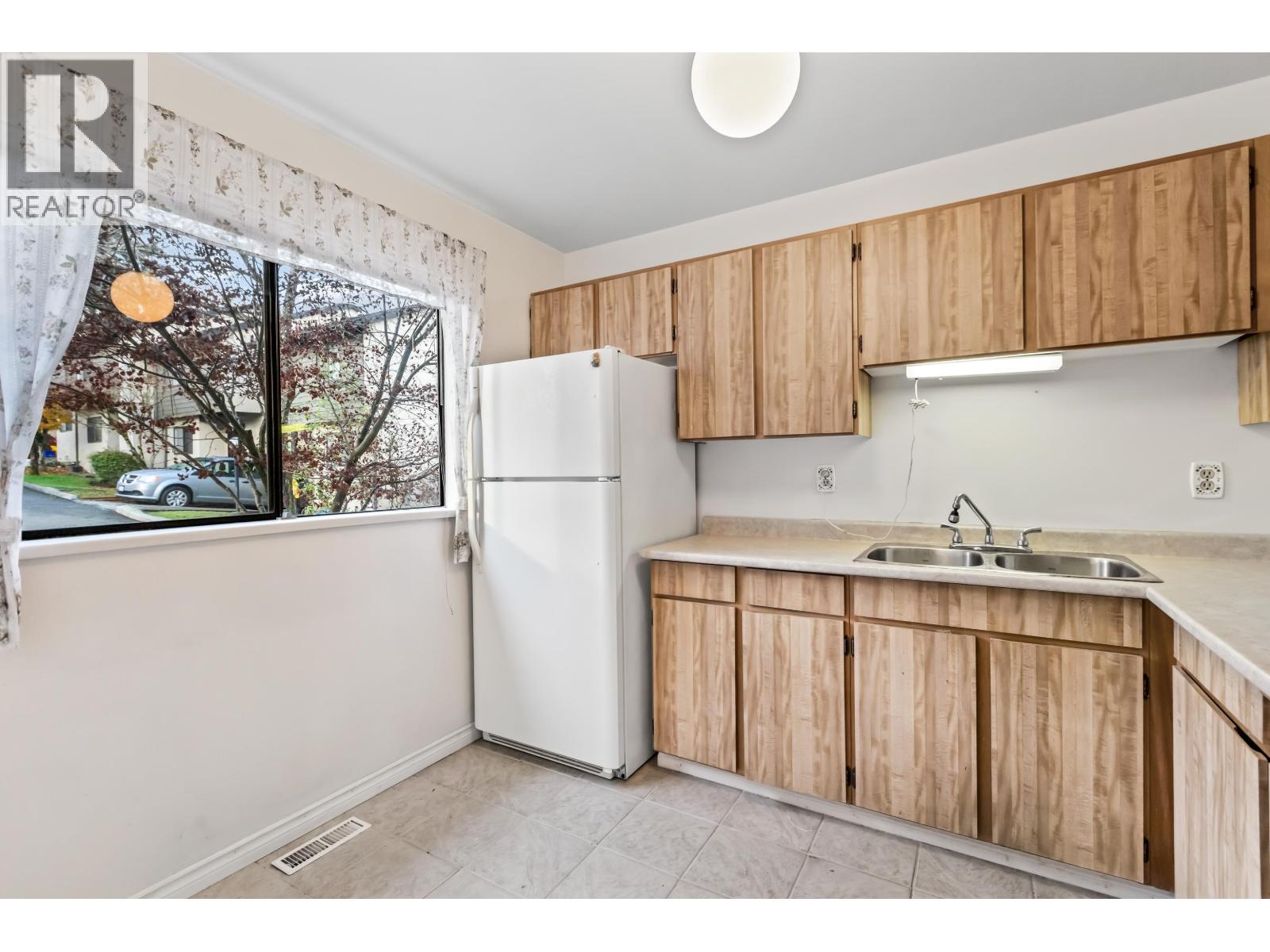 3 2880 Dacre Avenue, Coquitlam, British Columbia  V3C 4H6 - Photo 5 - R3072154