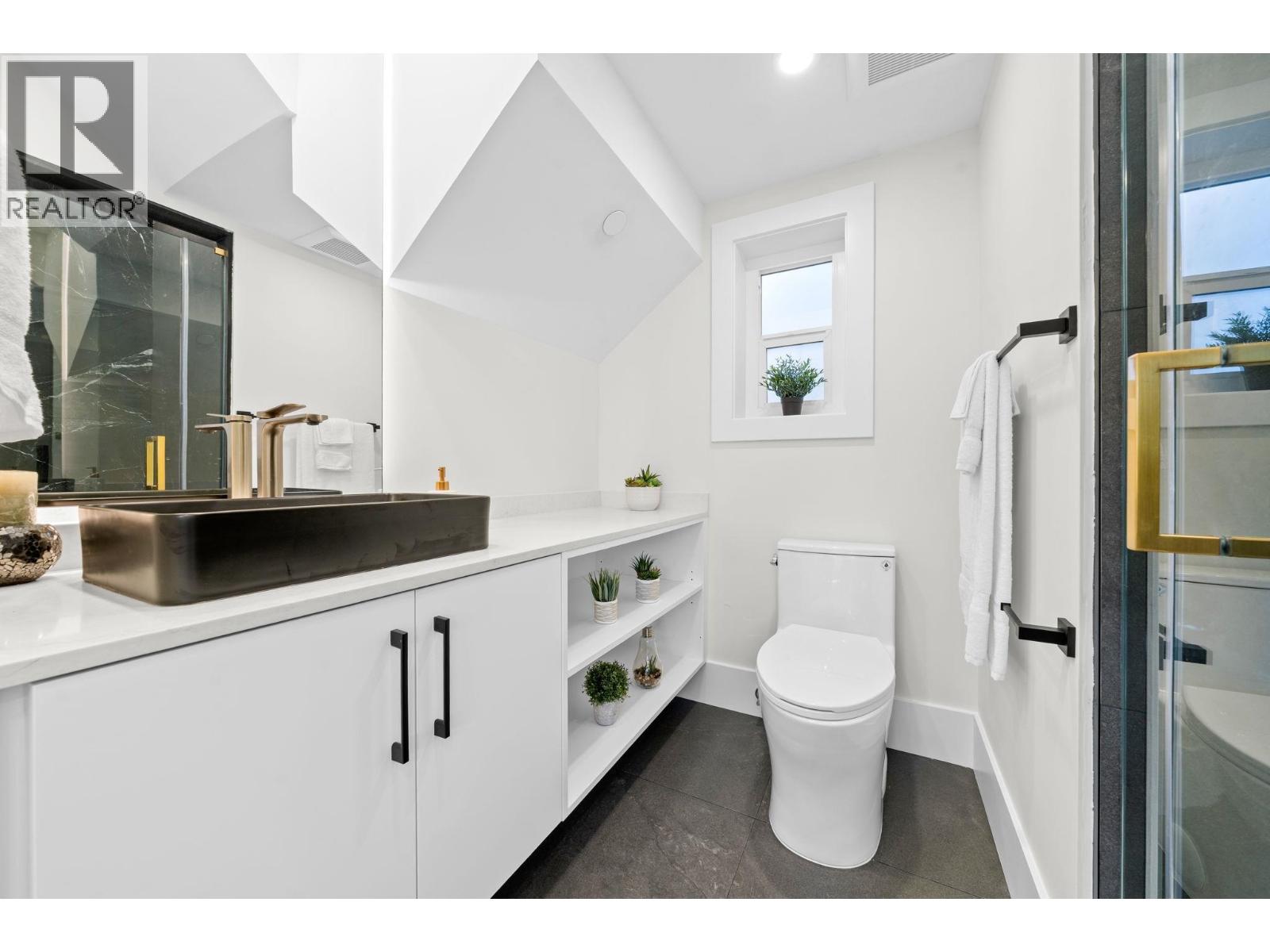 4320 Nanaimo Street, Vancouver, British Columbia  V5N 5J1 - Photo 22 - R3071906