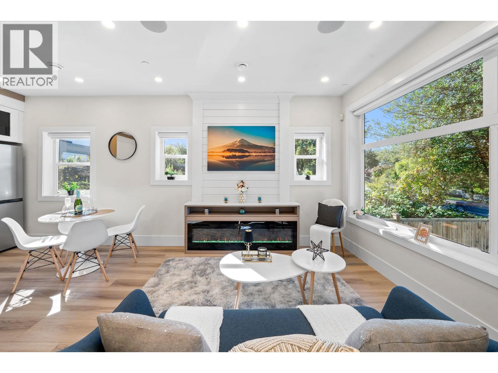 4320 Nanaimo Street, Vancouver, British Columbia  V5N 5J1 - Photo 2 - R3071906